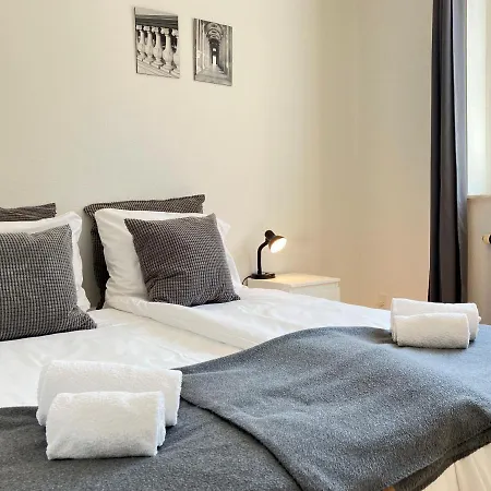 アパート Two-bedroom Located In The Charming Of フレゼリシア